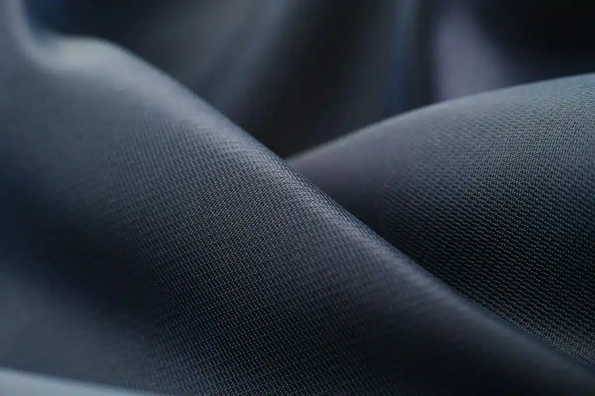 Softshell fabric with water resistant performance for outdoor textiles