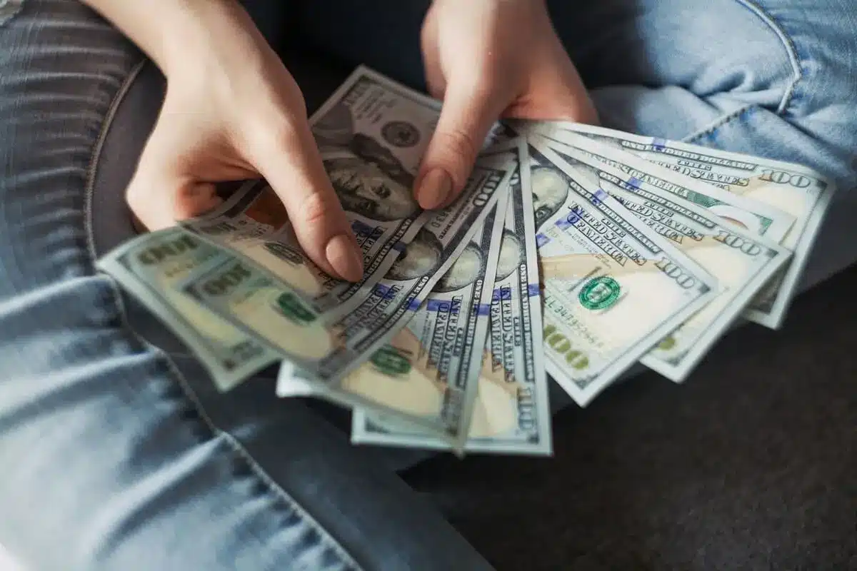 Custom fabric printing cost guide showing factors that affect textile printing prices